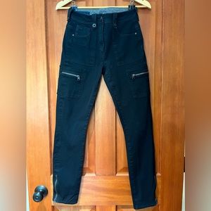 G Star Raw high rise skinny cargo with zipper detail. Size 26 waist 30 long.